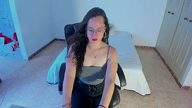 emmaTorres1 online show from February 9, 6:58 pm