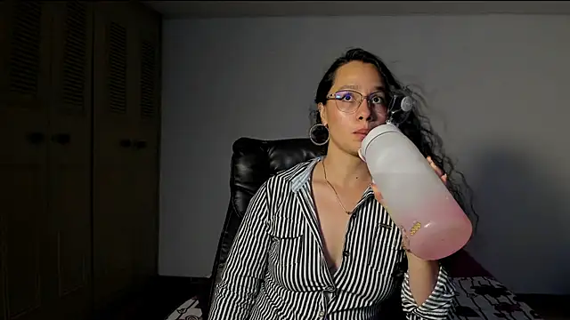 emmaTorres1 online show from March 1, 2:26 am