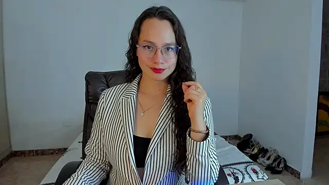 emmaTorres1 online show from March 11, 9:04 pm