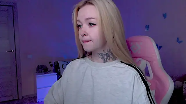 Snapshot of Naughty_Mable chatting on May 9, 12:49 am Naughty Mable online show from May 9, 12:49 am