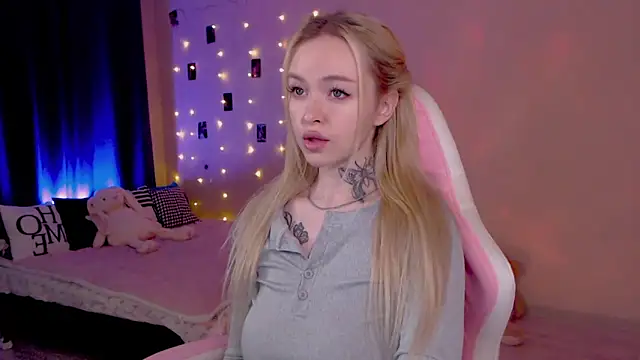 Snapshot of Naughty_Mable chatting on June 5, 1:01 am Naughty Mable online show from June 5, 1:01 am