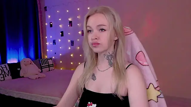 Snapshot of Naughty_Mable chatting on June 12, 11:35 pm Naughty Mable online show from June 12, 11:35 pm