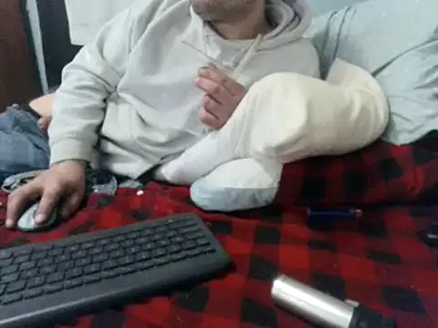 Snapshot of party51502 chatting on February 1, 7:56 pm party51502 online show from February 1, 7:56 pm