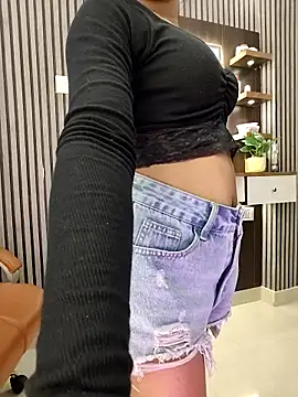 Snapshot of Little__Lia chatting on June 11, 12:32 am Little Lia online show from June 11, 12:32 am