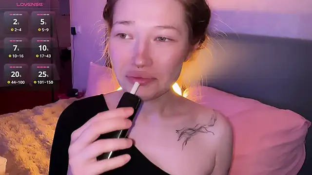 eva varnerr online show from August 5, 6:55 pm