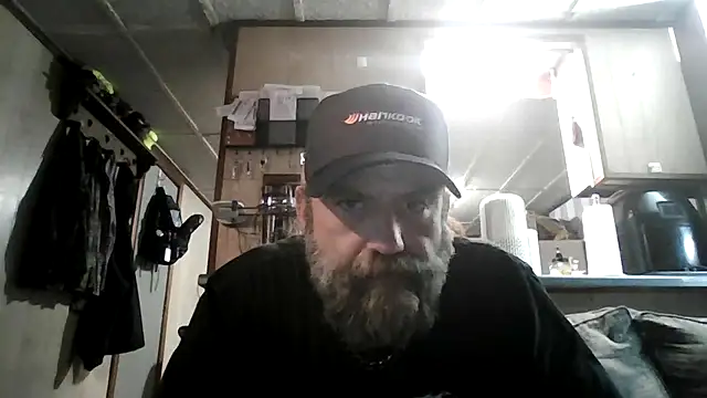 Snapshot of zaneporter46 chatting on May 4, 5:03 am zaneporter46 online show from May 4, 5:03 am