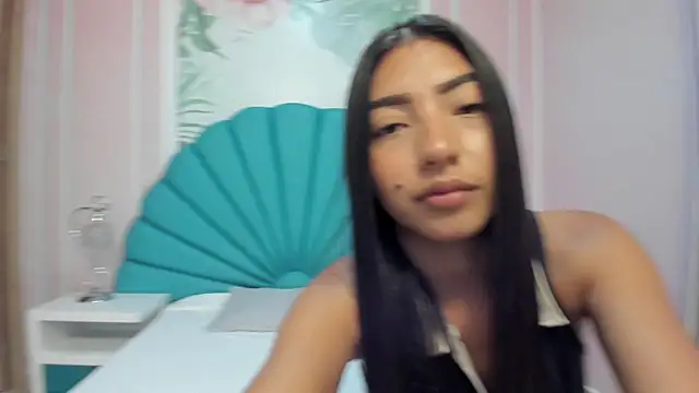 Daphne Fox  online show from February 19, 5:27 am