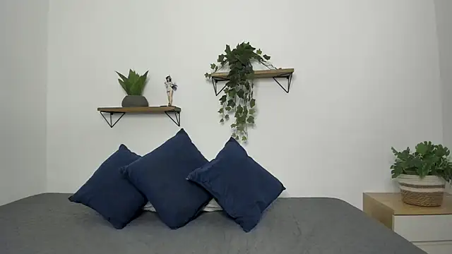 Snapshot of naughty_1girl chatting on April 7, 1:39 am naughty 1girl online show from April 7, 1:39 am