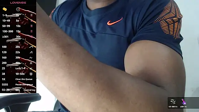 Snapshot of thomsom23 chatting on October 15, 3:23 pm thomsom23 online show from October 15, 3:23 pm