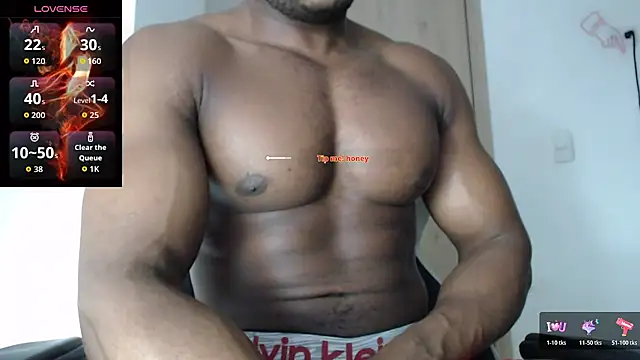 Snapshot of thomsom23 chatting on November 14, 3:00 pm thomsom23 online show from November 14, 3:00 pm