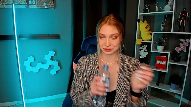 ElmaLee online show from December 23, 9:18 pm