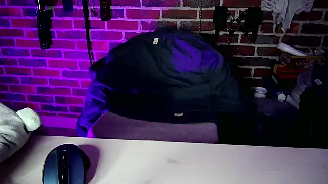 Snapshot of Heleneecesmecs2 chatting on January 29, 1:27 am Heleneecesmecs2 online show from January 29, 1:27 am