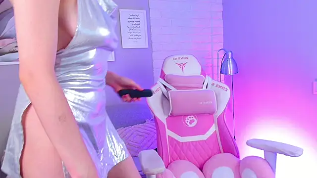 NellieLoyns online show from February 23, 11:25 pm