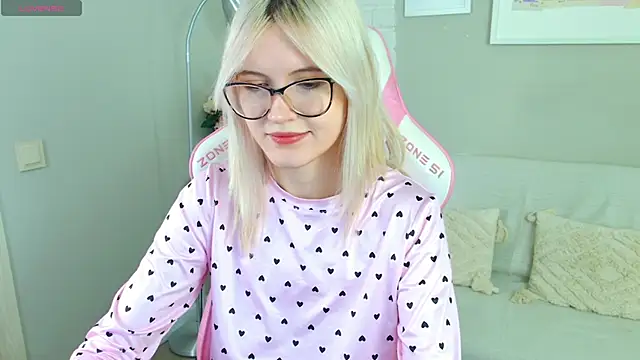 NellieLoyns online show from November 16, 5:18 pm