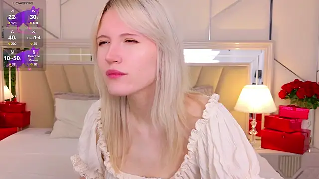 NellieLoyns online show from December 1, 5:18 pm