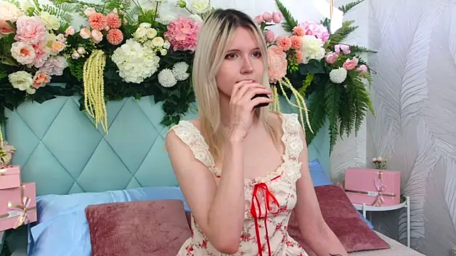 NellieLoyns online show from December 22, 6:49 pm