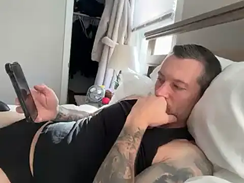 Snapshot of moon-boy chatting on November 6, 6:09 pm moon-boy online show from November 6, 6:09 pm