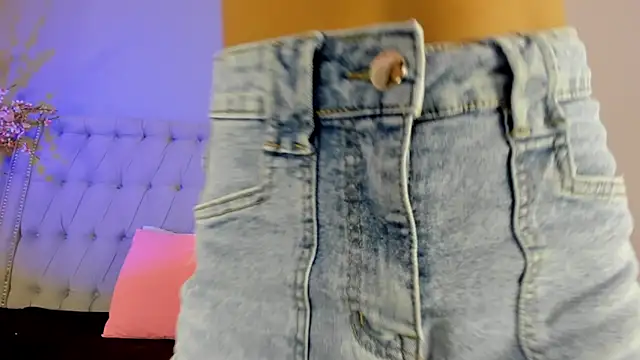 GysellHanson online show from November 30, 11:36 am