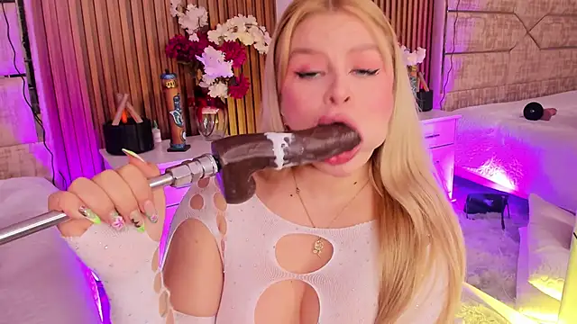 LolaAngellx online show from March 13, 8:48 pm