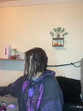 Snapshot of BlueStoneX chatting on December 20, 6:31 am BlueStoneX online show from December 20, 6:31 am