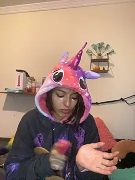 Snapshot of BlueStoneX chatting on December 22, 7:05 am BlueStoneX online show from December 22, 7:05 am