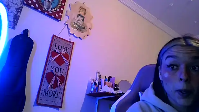 Snapshot of BlueStoneX chatting on February 14, 7:38 am BlueStoneX online show from February 14, 7:38 am