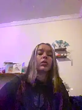 Snapshot of BlueStoneX chatting on March 1, 7:43 am BlueStoneX online show from March 1, 7:43 am