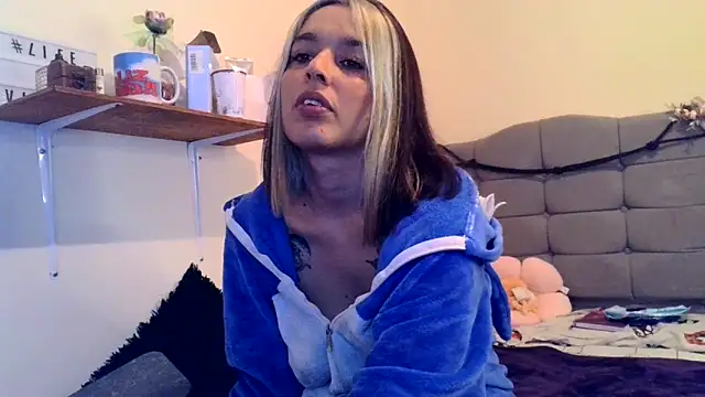 Snapshot of BlueStoneX chatting on March 2, 7:15 am BlueStoneX online show from March 2, 7:15 am