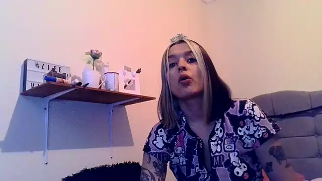 Snapshot of BlueStoneX chatting on March 4, 7:47 am BlueStoneX online show from March 4, 7:47 am