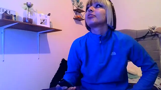 Snapshot of BlueStoneX chatting on March 6, 7:38 am BlueStoneX online show from March 6, 7:38 am