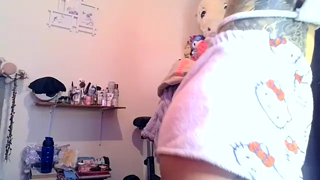 Snapshot of BlueStoneX chatting on March 14, 6:52 am BlueStoneX online show from March 14, 6:52 am