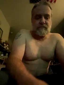 Snapshot of Jefloves68 chatting on December 19, 2:29 am Jefloves68 online show from December 19, 2:29 am