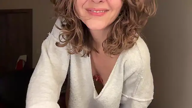 leahsparkles online show from May 4, 3:13 am
