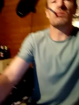 Snapshot of Eddyfrancis87 chatting on September 25, 10:24 pm Eddyfrancis87 online show from September 25, 10:24 pm