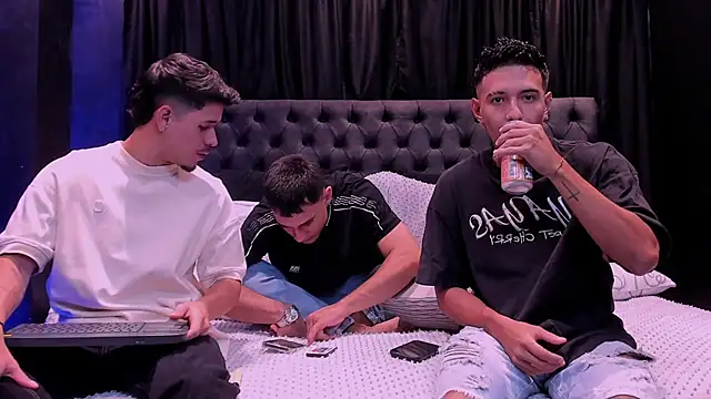 hell twink online show from April 22, 3:35 pm