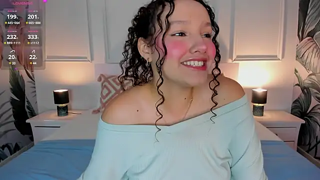 Snapshot of LucyLovelyy chatting on March 22, 12:39 am LucyLovelyy online show from March 22, 12:39 am