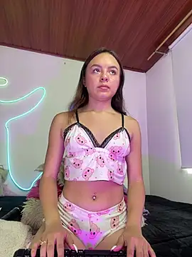 Snapshot of Valen_sr_ chatting on December 28, 8:36 pm Valen sr online show from December 28, 8:36 pm