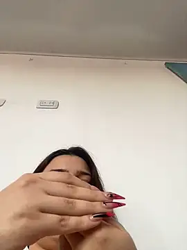 Snapshot of Sophia_cyrus11 chatting on January 13, 1:39 pm Sophia cyrus11 online show from January 13, 1:39 pm