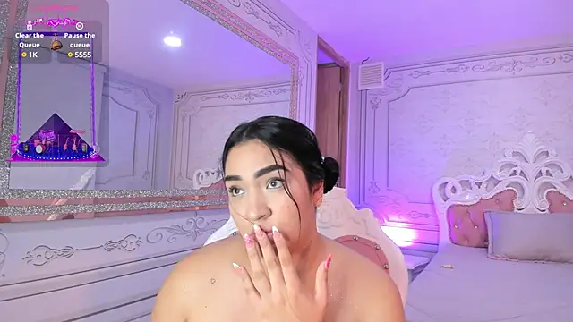 Snapshot of stefany_duque1_ chatting on February 8, 6:33 am stefany duque1 online show from February 8, 6:33 am