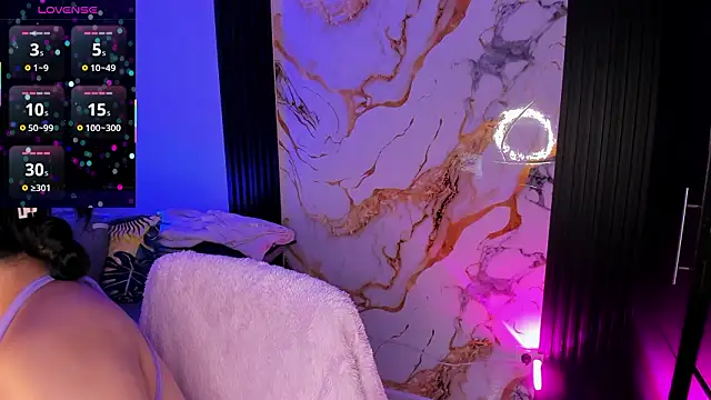 Snapshot of stefany_duque1_ chatting on February 21, 12:44 am stefany duque1 online show from February 21, 12:44 am