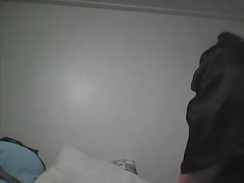 Snapshot of Luciouslouise72@xh chatting on November 9, 10:08 pm Luciouslouise72xh online show from November 9, 10:08 pm