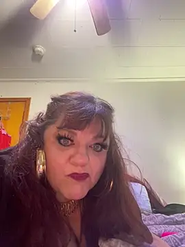 Snapshot of Luciouslouise72@xh chatting on November 20, 7:19 am Luciouslouise72xh online show from November 20, 7:19 am