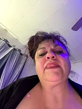 Snapshot of Luciouslouise72@xh chatting on November 30, 12:42 pm Luciouslouise72xh online show from November 30, 12:42 pm