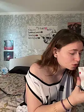 Snapshot of Sabrina_shells chatting on October 8, 10:24 am Sabrina shells online show from October 8, 10:24 am