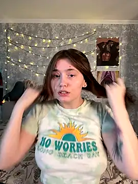 Snapshot of Sabrina_shells chatting on November 6, 10:38 am Sabrina shells online show from November 6, 10:38 am