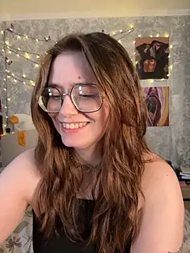 Snapshot of Sabrina_shells chatting on November 30, 10:30 am Sabrina shells online show from November 30, 10:30 am