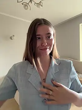 Snapshot of Sabrina_shells chatting on July 15, 9:25 am Sabrina shells online show from July 15, 9:25 am