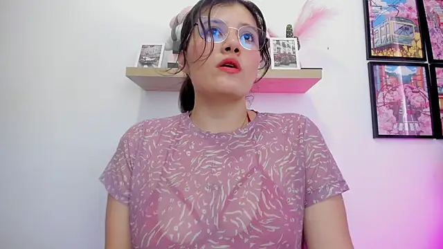 Carolina Burninng online show from September 27, 8:58 pm