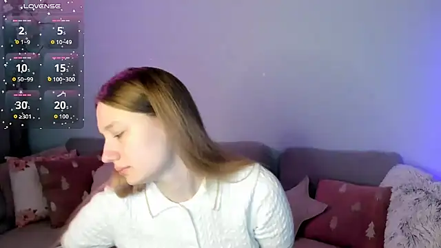 Snapshot of Haley_Vixen chatting on May 12, 8:11 am Haley Vixen online show from May 12, 8:11 am