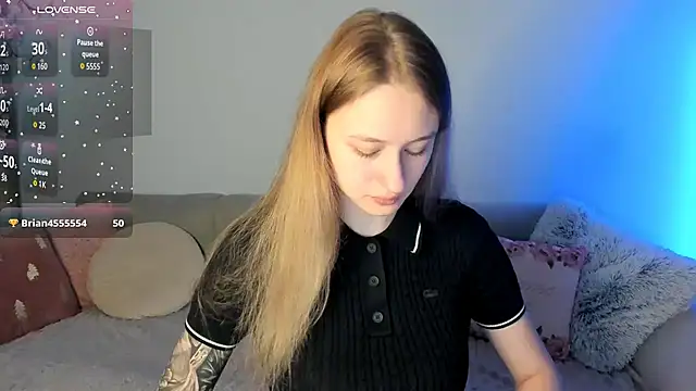 Snapshot of Haley_Vixen chatting on June 2, 8:05 am Haley Vixen online show from June 2, 8:05 am